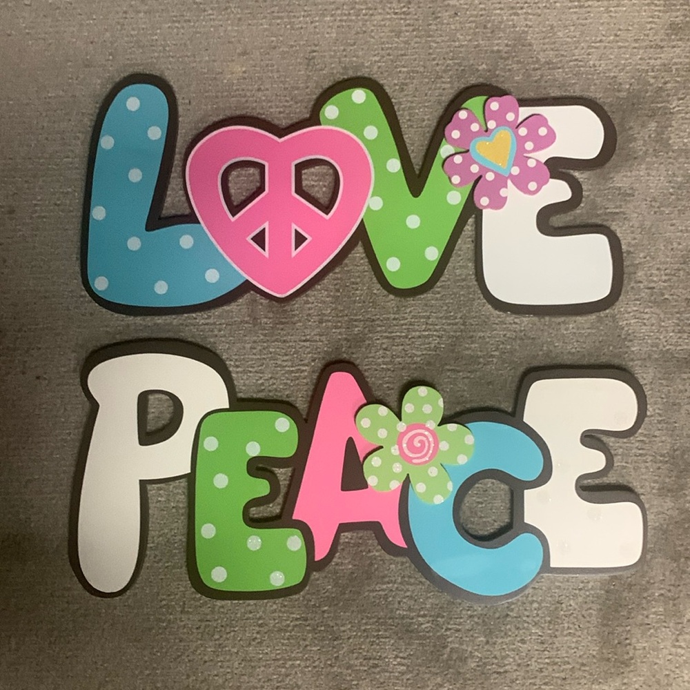 Bedroom decor for girls/tweens/teens
